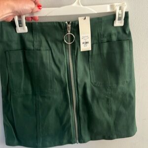 Brand new zip-up skirt in Pine